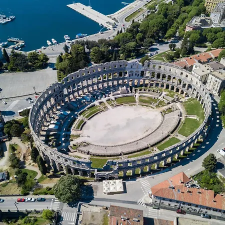Apartment Roza, Pula, Near Center